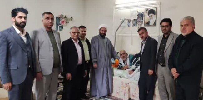 دیدار مدیر کل منابع طبیعی و آبخیز داری مازندران _ ساری  با جانباز قطع نخاعی  /جانبازان، نماد اقتدار و مقاومت کشور هستند.