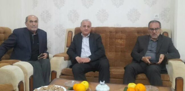 دیدار مدیرکل بنیاد شهید و امورایثارگران مازندران با جانباز کامیابی در آمل