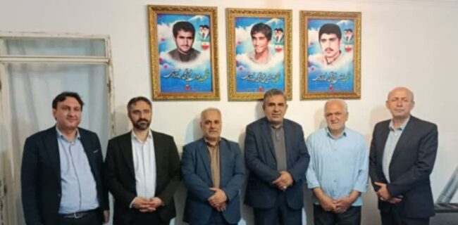 دیدار شهردار ساری و نماینده مردم ساری و میاندورود در مجلس شورای اسلامی با خانواده شهیدان فتح اللهی