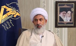 روحانیت در همه عرصه‌ها خدمتگزار مردم است / علمای اسلام برای انقلاب جان خویش را نثار کردند