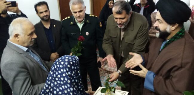 رزمایش دیدار و تکریم از اسوه های صبر و مقاومت در چالوس برگزار شد. رزمایش دیدار و تکریم از اسوه های صبر و مقاومت در چالوس برگزار شد.