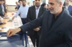 مسئولان مازندران از همان ابتدای رآی گیری پای صندوق های شعب رآی آماده شدند و رآی خود را به صندوق انداختند.