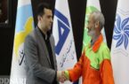 سجده‌ای عاشقانه در میدان جهاد/ تجلیل شهردار ساری از پاکبان مبلغ نماز