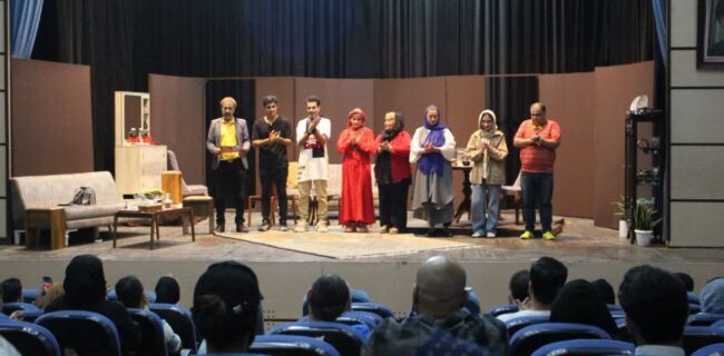 اجرای نمایش ( تاتر) کمدی سیزده در ساری اجرای نمایش ( تاتر) کمدی سیزده در ساری