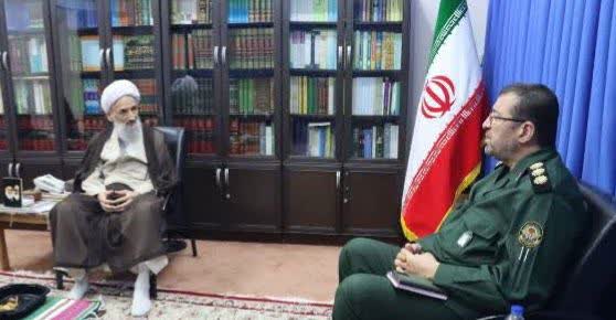 دیدار  مدیرکل حفظ آثار و نشر ارزش‌های دفاع مقدس مازندران با نماینده ولی فقیه در استان