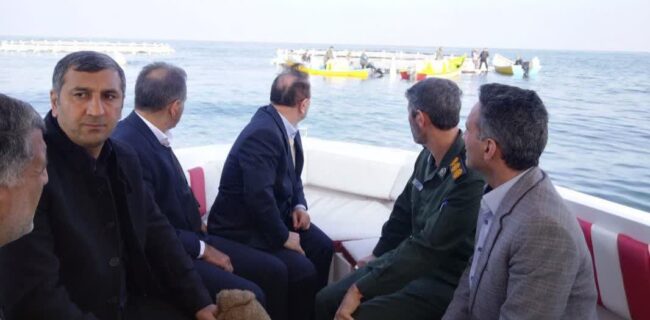 مسئولان در خدمت رسانی به مردم از هم سبقت بگیرند / بانک ها در رونق تولید بیش از پیش نقش آفرینی کنند. مسئولان در خدمت رسانی به مردم از هم سبقت بگیرند / بانک ها در رونق تولید بیش از پیش نقش آفرینی کنند.