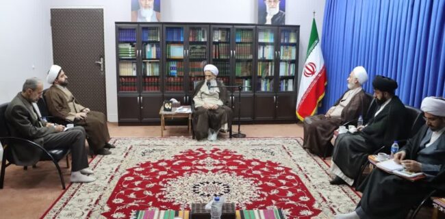 روح استکبارستیزی و مقاومت همیشه باید در حوزه و دانشگاه زنده باشد. روح استکبارستیزی و مقاومت همیشه باید در حوزه و دانشگاه زنده باشد.