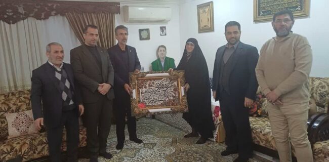 تکریم از خانواده شهدا در اولویت برنامه های مدیرکل ورزش و جوانان مازندران تکریم از خانواده شهدا در اولویت برنامه های مدیرکل ورزش و جوانان مازندران