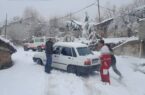 نجات ۱۴ نفر گیر افتاده در برف، در نکا