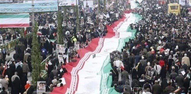 مردم همیشه در میدان، دشمنان باز انگشت به دهان مردم همیشه در میدان، دشمنان باز انگشت به دهان