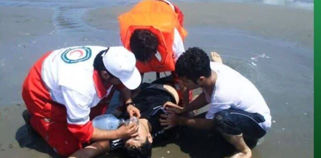 نجات  جان ۹۸۲ نفر از غرق‌شدن توسط امدادگران هلال‌احمر مازندران/ خدمت‌رسانی به ۱۲ هزار نفر در سواحل 