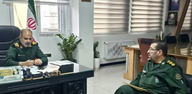 دفاع مقدس سند افتخار نیروهای مسلح و مردم ایران   دفاع مقدس سند افتخار نیروهای مسلح و مردم ایران