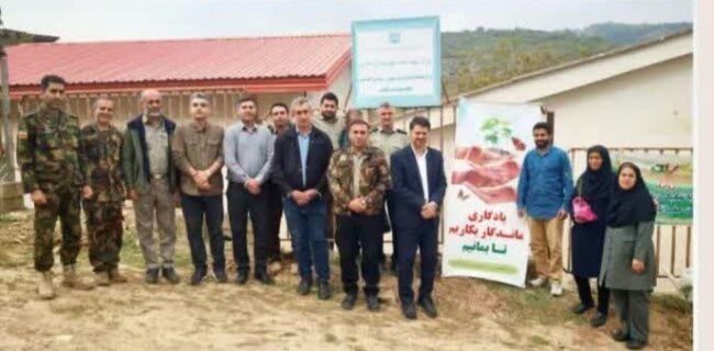 کاشت نهال به مناسبت گرامیداشت روز پرستار و پدافند غیرعامل در مرکز بهداشت روستای لنگر ساری کاشت نهال به مناسبت گرامیداشت روز پرستار و پدافند غیرعامل در مرکز بهداشت روستای لنگر ساری