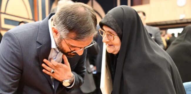 برگزاری دومین یادواره شهدای شهرداری ساری و تکریم از مادران و همسران شهدا /تجلیل از شهدا، تجلیل از یک فرهنگ بزرگ است که در دل دین ما ریشه دارد