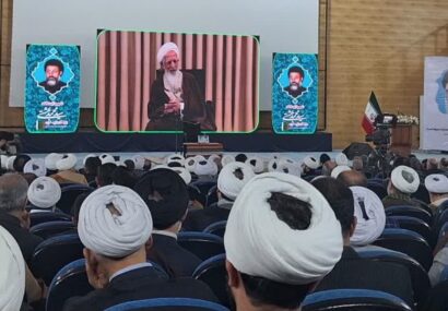 تفسیر تسنیم جبران‌کننده خلاهای معرفتی و احیاکننده جامعه است/ هر کسی به دشمن لبخند بزند، همان دشمن بر او مسلط می‌شود.