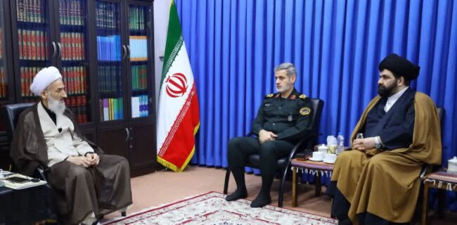 دروغ‌گویی‌ها و بی‌هویتی دشمن برای همگان آشکار شده است / حضور خیابانی مردم حجت را بر همه تمام کرد