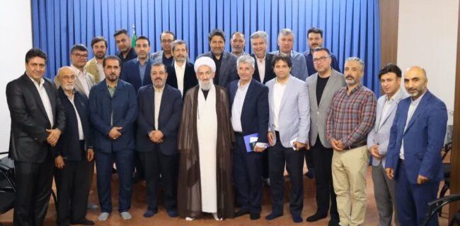 بازار، «ویترین شهر» و آینه معنویت جامعه است / ایستادگی مردم، دشمن را عاجز کرده است بازار، «ویترین شهر» و آینه معنویت جامعه است / ایستادگی مردم، دشمن را عاجز کرده است