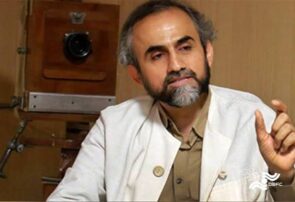 جان نباشد جز خبر در آزمون هرکه را افزون خبر، جانش فزون