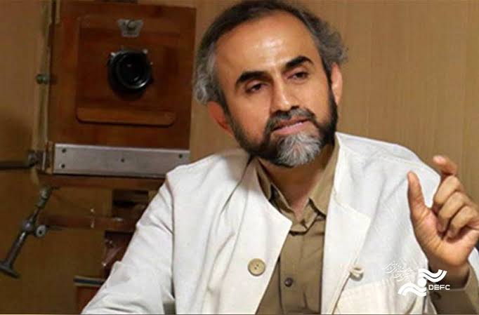 جان نباشد جز خبر در آزمون هرکه را افزون خبر، جانش فزون