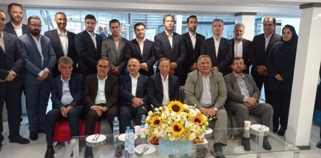 قدر دانی مدیرکل بنیاد شهید مازندران از عملکرد کرامت‌محور بانک دی تنکابن/تداوم چنین خدمت‌رسانی بی‌منّت، خلأها را برطرف کرده و مورد رضایت خداوند و شهداست