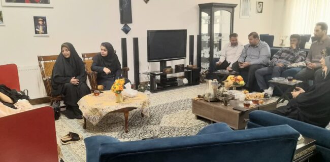 دیدار و عیادت مسئول سازمان بسیج رسانه مازندران ، مدیر عامل خانه مطبوعات استان و جمعی از خبرنگاران از همکار رسانه ای در پی حادثه رانندگی دیدار و عیادت مسئول سازمان بسیج رسانه مازندران ، مدیر عامل خانه مطبوعات استان و جمعی از خبرنگاران از همکار رسانه ای در پی حادثه رانندگی
